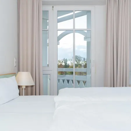 Apartment 428, Seepark *